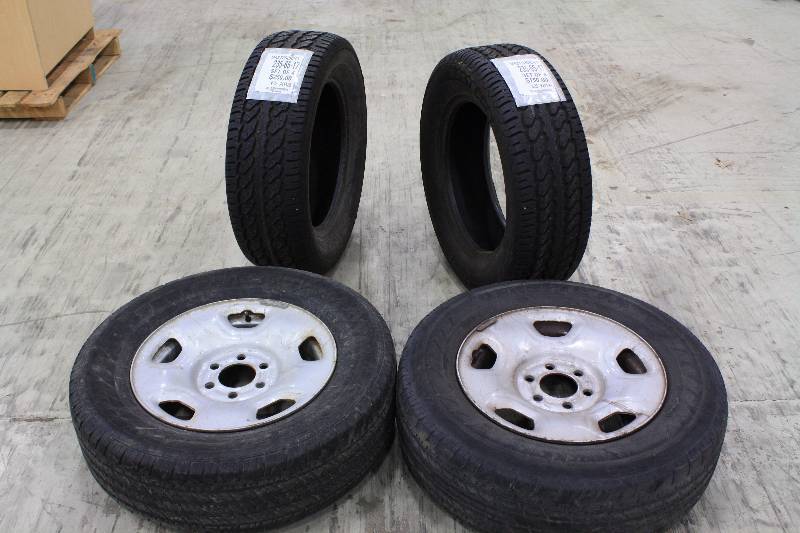 lot 20 image: 4 Truck Tires & 2 Ford Rims