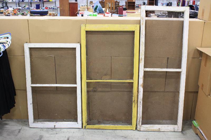 lot 108 image: 3 White-Yellow Wooden Screen Door Lot