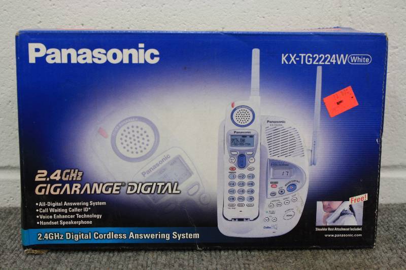 lot 98 image: Panasonic Cordless Phone & Answering System