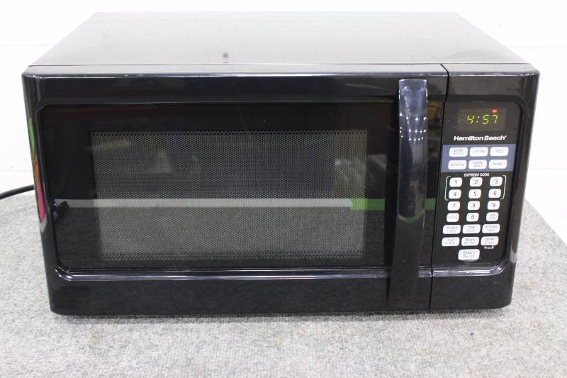 lot 134 image: Hamilton Beach Microwave