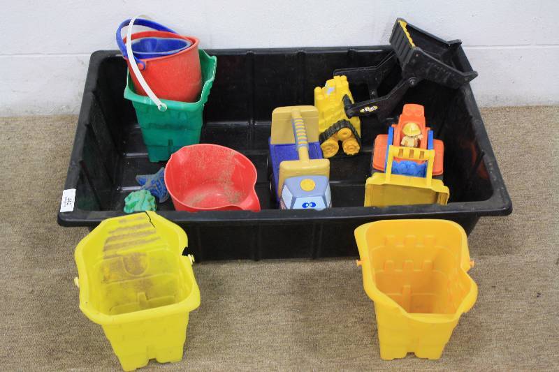 lot 146 image: Sand Box Toys #3