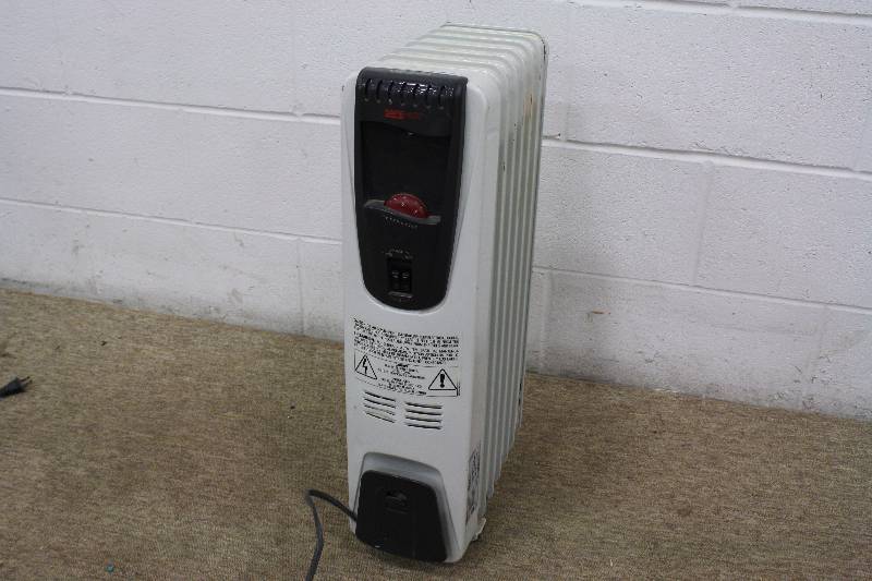 lot 156 image: Radiator Heater