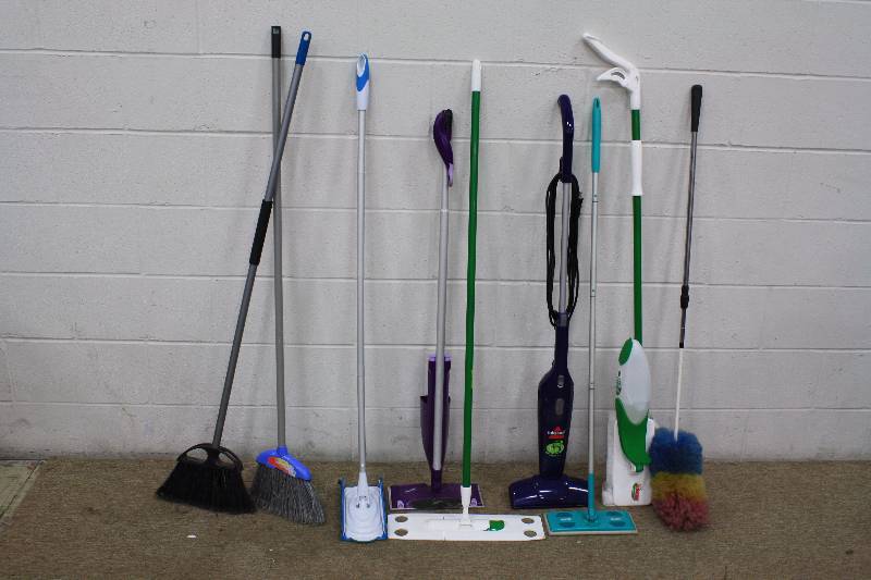 lot 175 image: Cleaning Lot