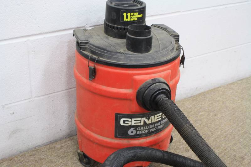 Genie Jet Vac 6 Gallon Ours to Sell Yours to Keep Consignment