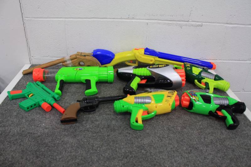 lot 181 image: Nerf Guns and Toy Guns