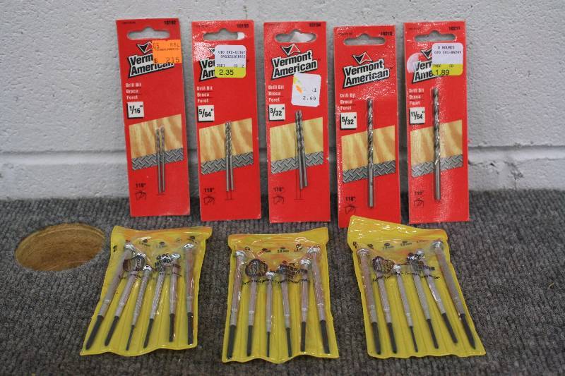 lot 197 image: Drill Bits & Screw Driver Sets