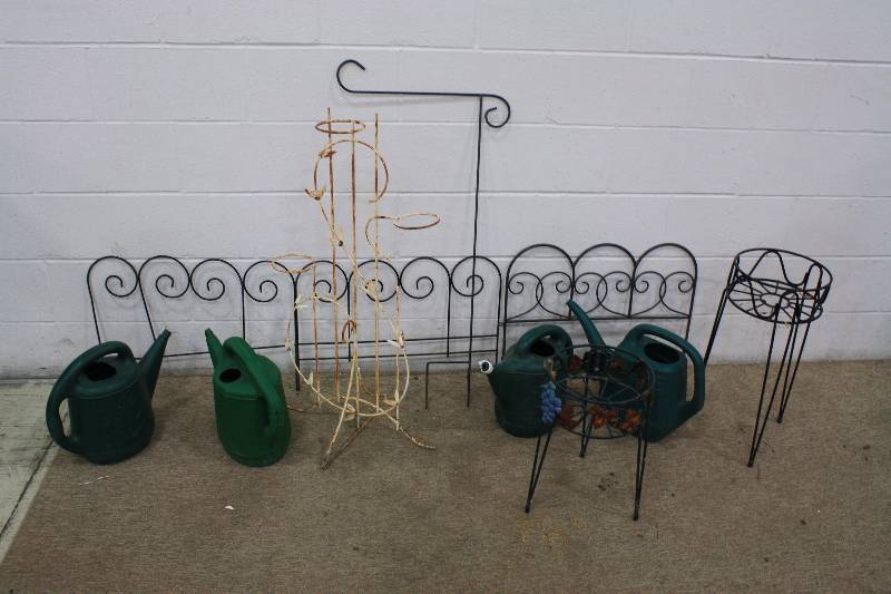 lot 217 image: Outdoor Yard Lot