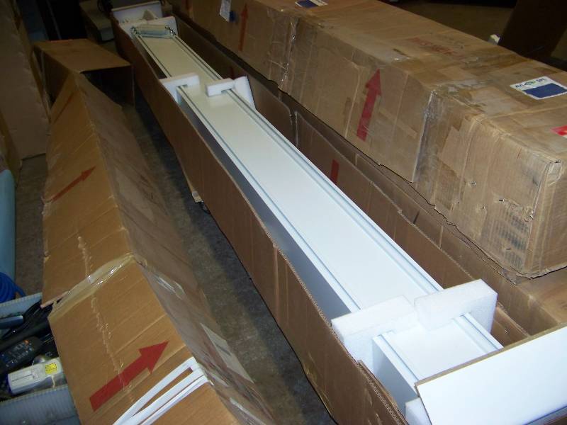 lot 25 image: Da-Lite, Advantage Deluxe, 60 x 96, Tensioned Electrol Projection Screen - BRAND NEW