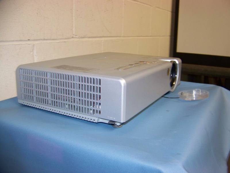 lot 15 image: Panasonic, PT-LB60U, LCD Projector