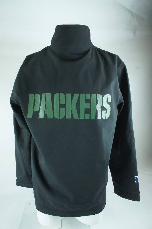 lot 24 image: Green Bay Packers Size Medium Jacket