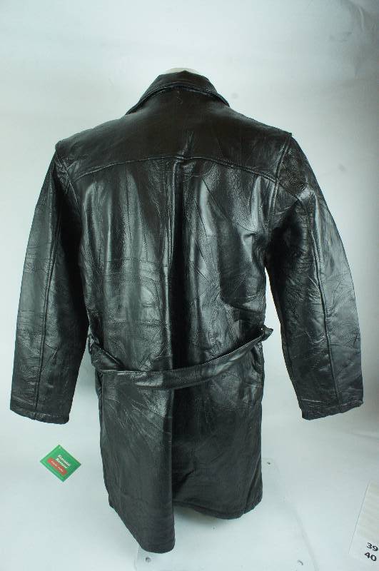 lot 39 image: Giovanni Navarre Genuine Leather Jacket Size Medium
