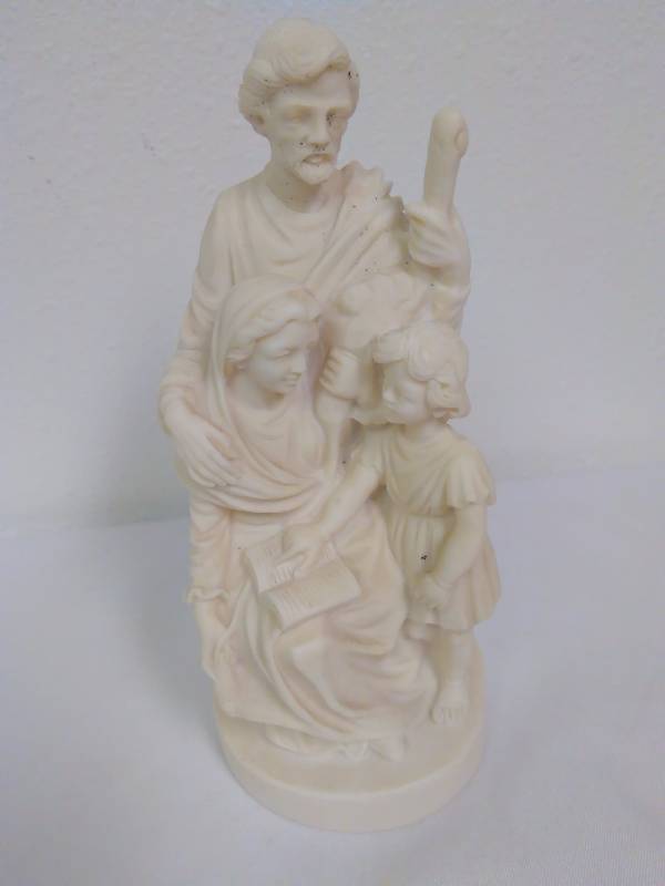 lot 40 image: F.A.R.O. Figurine made in Italy