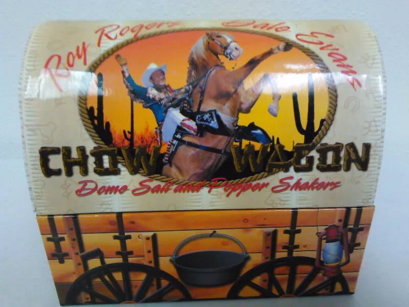 lot 3 image: Roy Rogers Dale Evans Chow Wagon Salt and Pepper Shakers