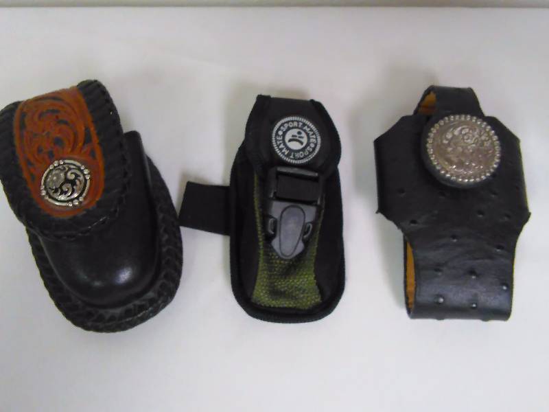 lot 6 image: Cell Phone and Utility Tool Holder (3)