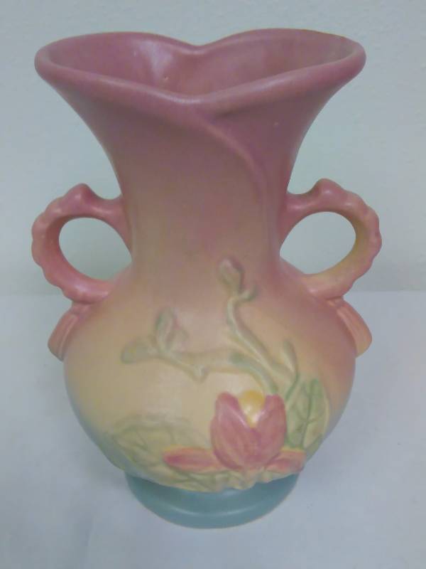 lot 10 image: Vintage (1961) Hull Art Pottery Double Handle Vase