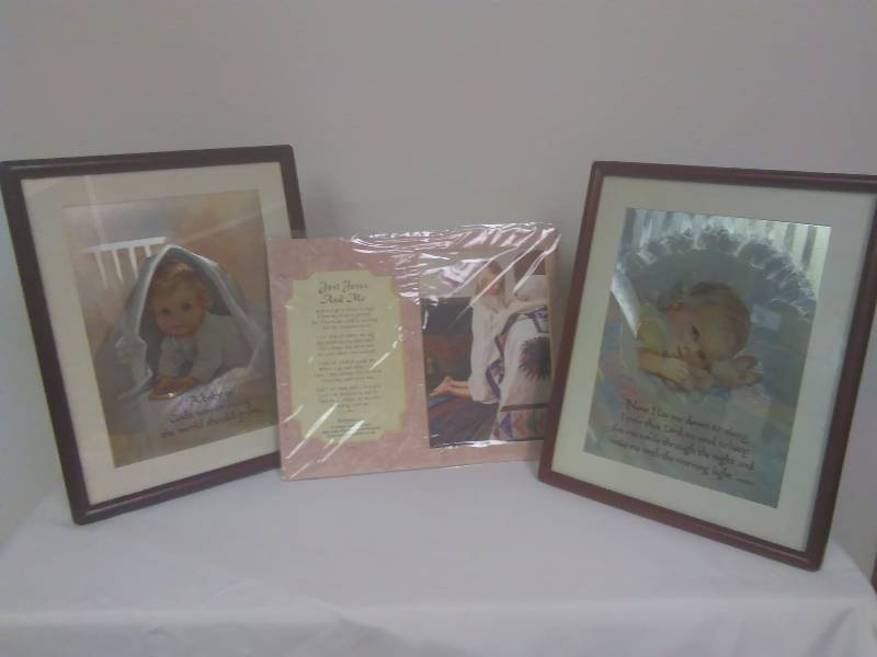 lot 16 image: Child wall art (2) and matting (1) for 5 x7 picture
