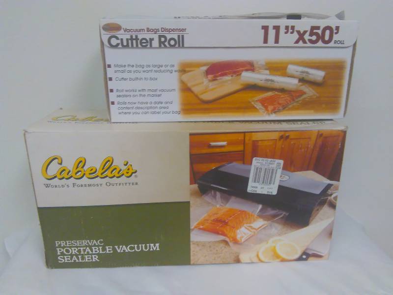 lot 17 image: 11012v Cabelas Preservac Vacuum Sealer, with bags