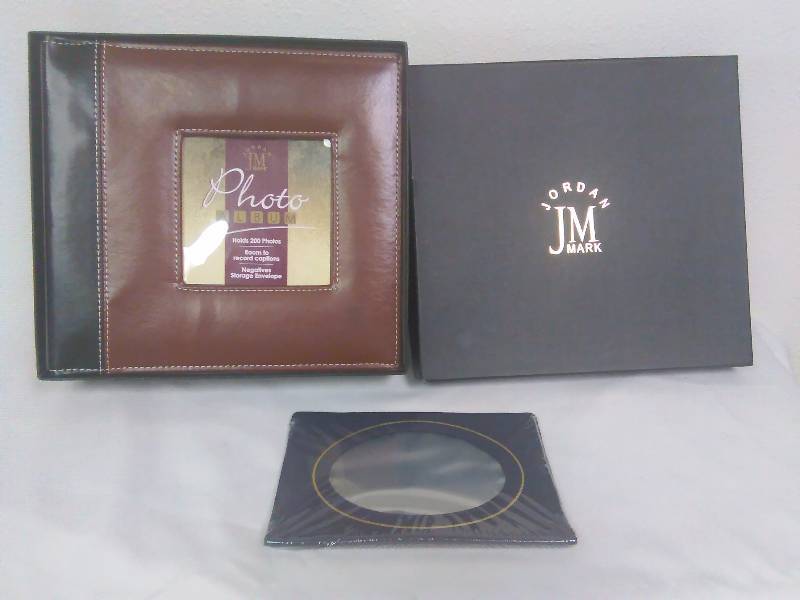 lot 22 image: Photo Album  new in box, holds 200 pictures, Tan and Brown