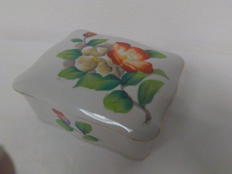 lot 41 image: Andrea Trinket Box, Made in Occupied Japan