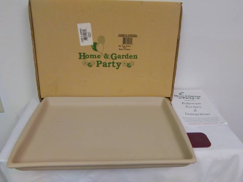 lot 84 image: New Home and Garden Part 11 x 16 Bar Baking Pan