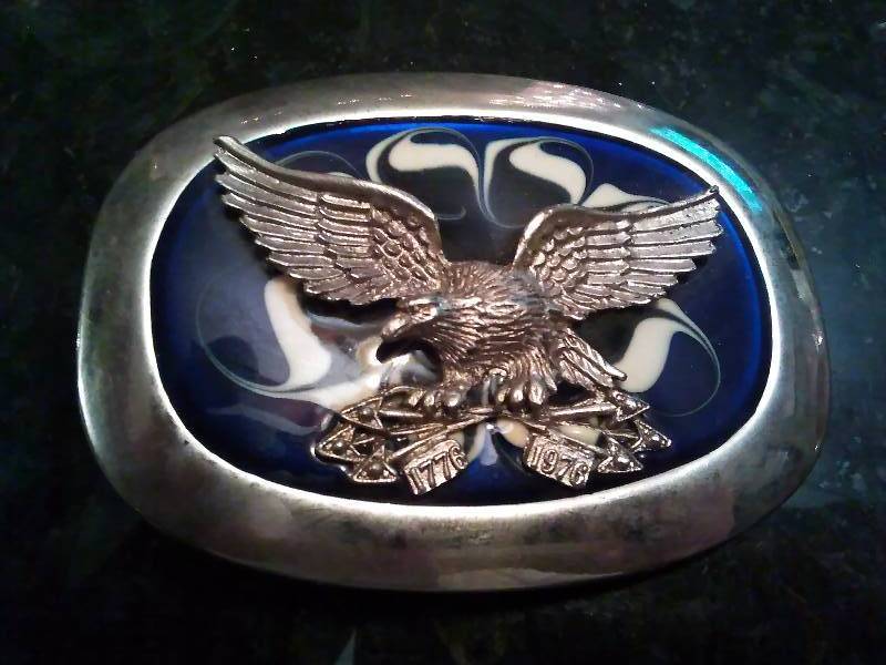 lot 208 image: Vintage Belt Buckle, Silver with Eagle, blue & white background