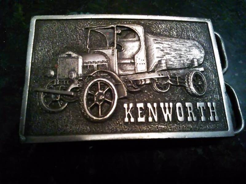 lot 248 image: Vintage Belt Buckle, Kenworth 1975, Antique Truck