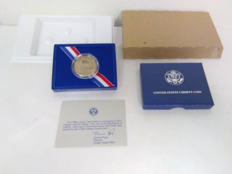 lot 59 image: Vintage 1986 Ellis Island United States Liberty Half Dollar