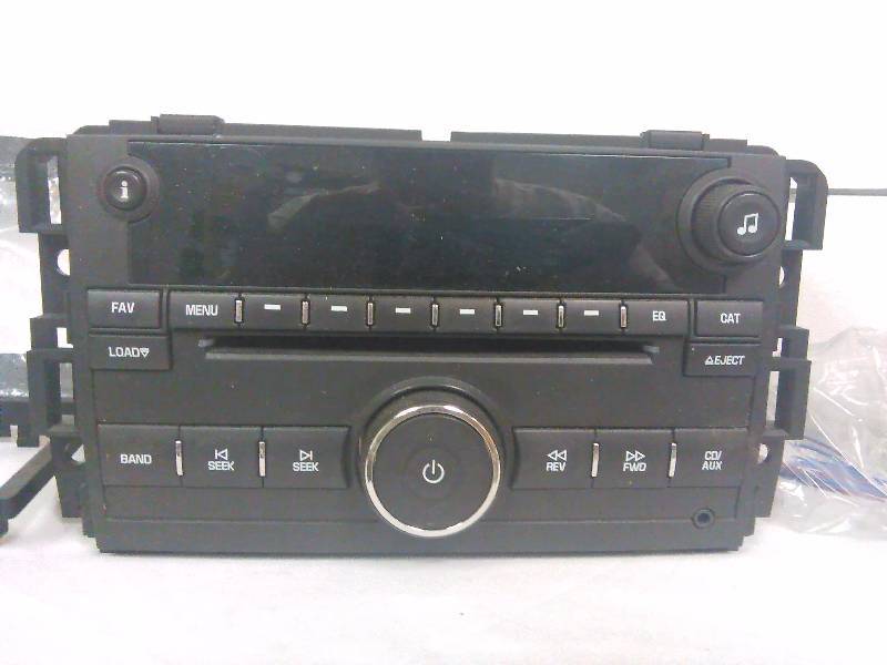lot 118 image: 2010 - 2013 Chevy Silverado GMC Sierra Delco CD Radio IPOD USB input & 3.5 MP3