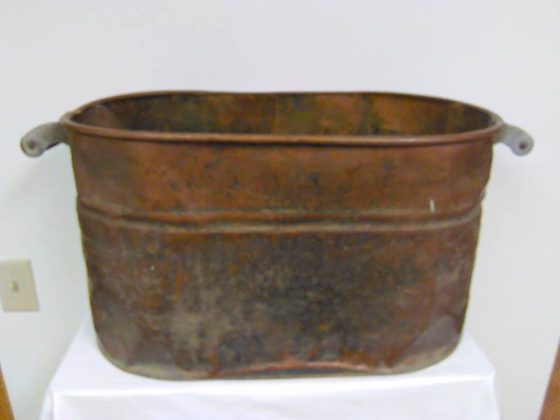 lot 184 image: Antique Copper Boiler Wash Tub Laundry Bucket with Wooden Handles Vintage