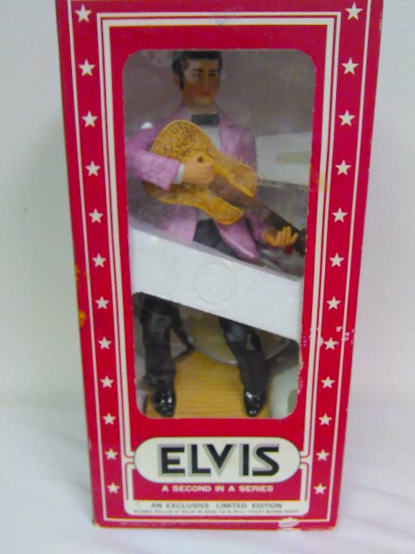 lot 189 image: Vintage-MCCORMICK-Elvis-Presley-YOURS-ELVIS-039-55-Musical-MUSIC-BOX-Decanter