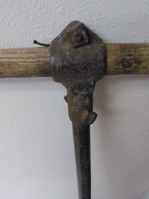 Vintage Post Hole Digger The "We're Baaack" Auction 2017 KBID