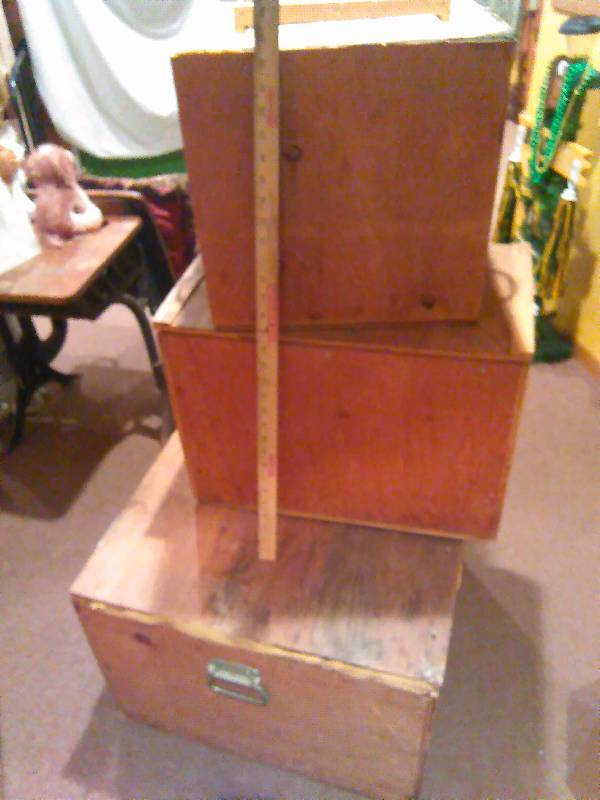 lot 199 image: Wood Storage Boxes (3)