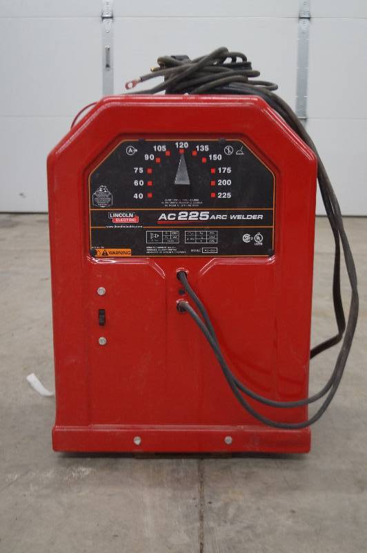 lot 22 image: Electric Welder