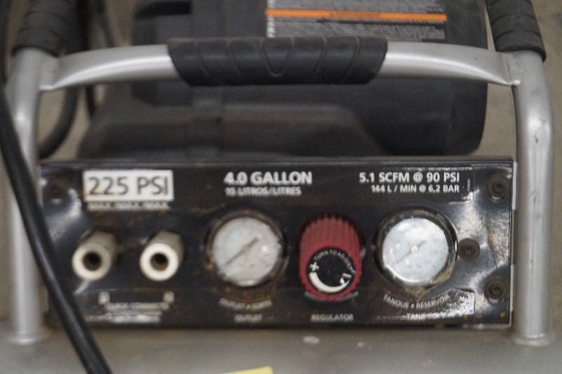 lot 26 image: Air Compressor