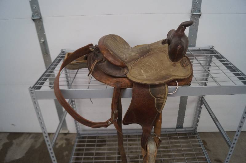 lot 10 image: Saddle