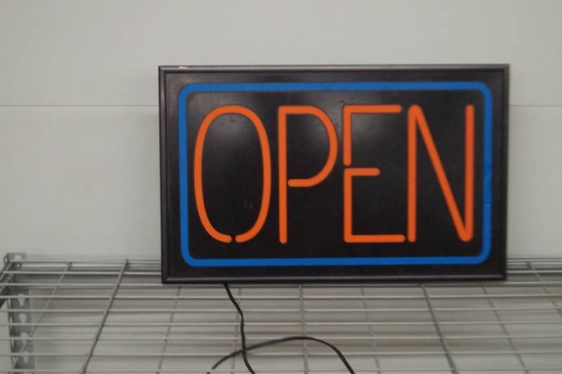 lot 11 image: Open Sign