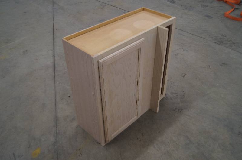 lot 30 image: Upper Cabinet
