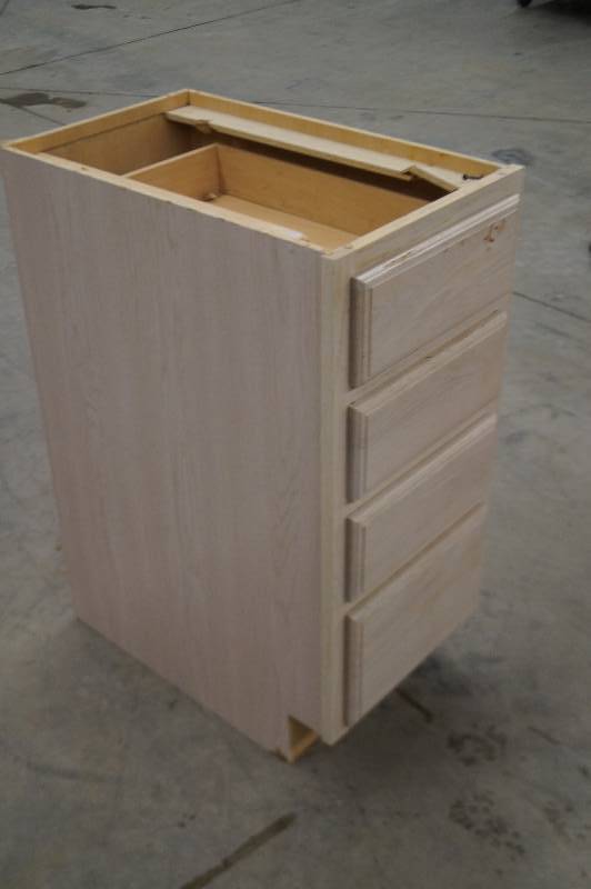 lot 32 image: Base Cabinet