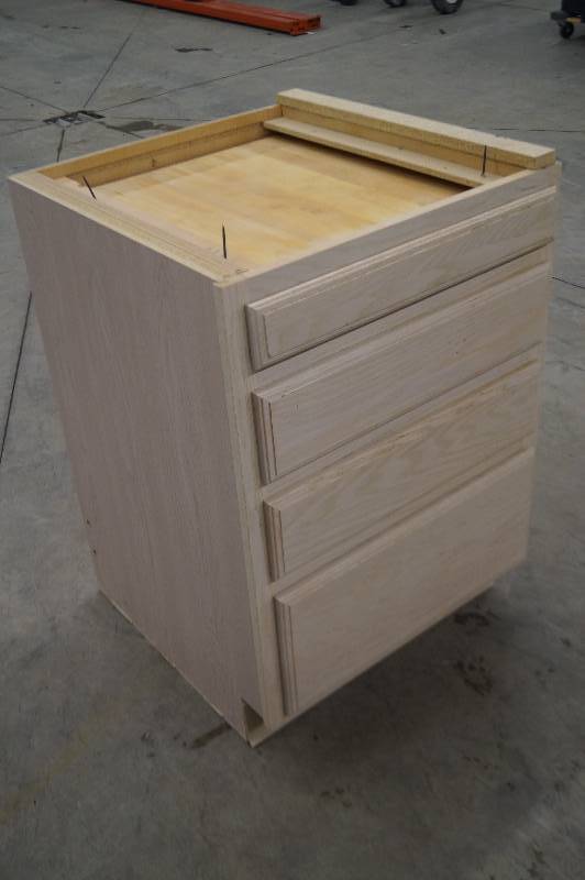 lot 33 image: Base Cabinet