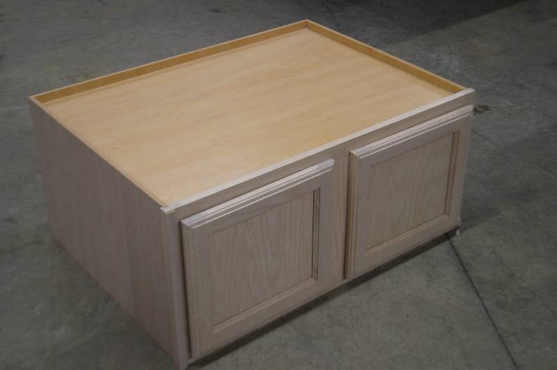 lot 40 image: Upper Cabinet