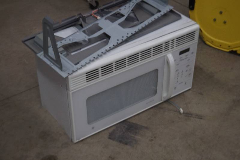 lot 57 image: GE Microwave