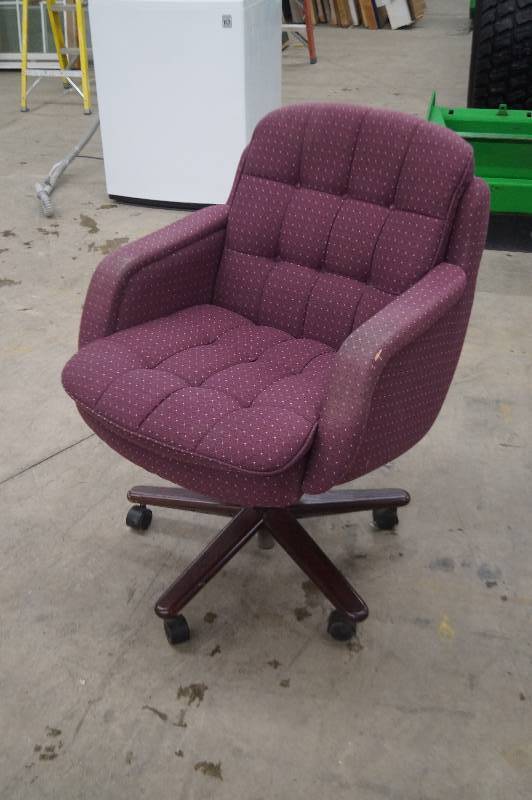 lot 58 image: Office Chair