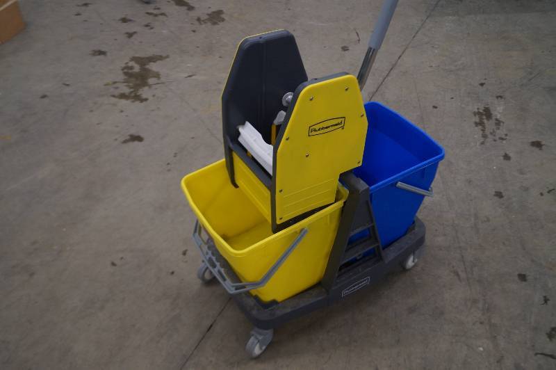 lot 59 image: Commercial Mop Bucket
