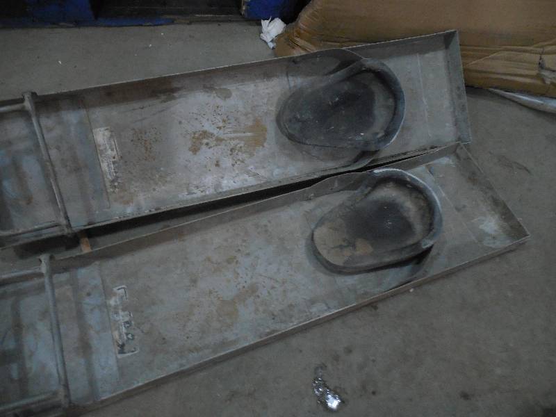 lot 8 image: Kraft CC150 31x8 SS Knee Boards (Pair) For Concrete Work