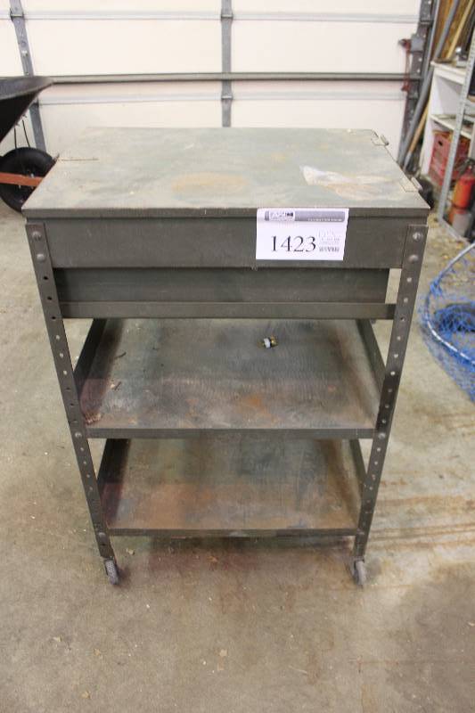 lot 1423 image: 3-Shelf Wheeled Cart