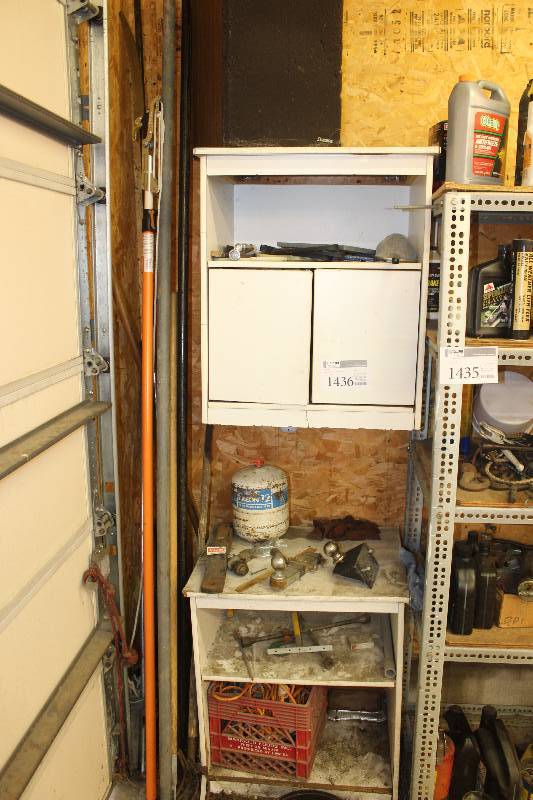 lot 1436 image: Corner Lot Includes Ball Hitch, Tree Trimmer, Ropes, Misc Pipes