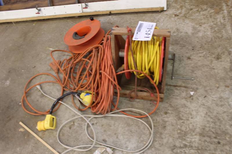 lot 1454 image: Electrical Cords
