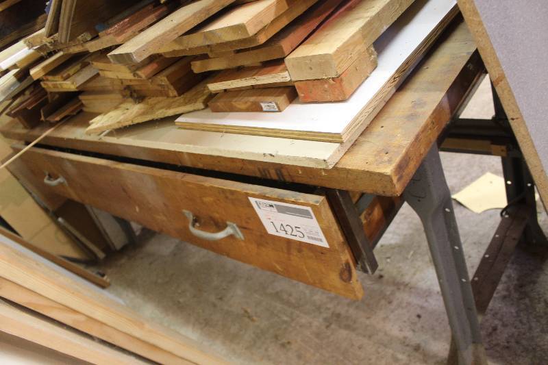 lot 1425 image: Shop Table