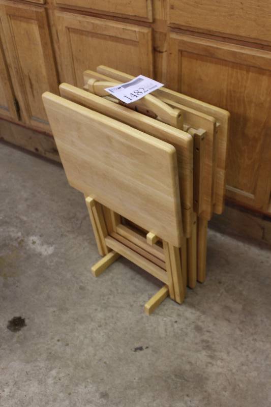 lot 1482 image: Folding Tables