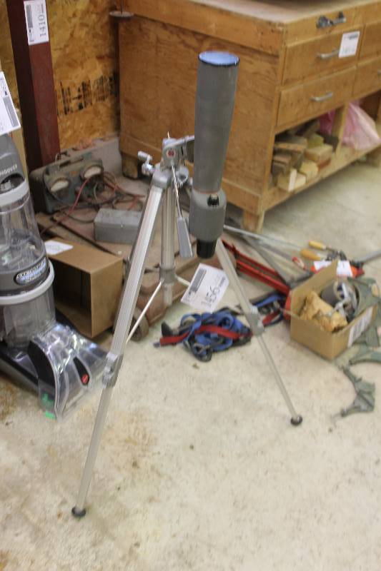 lot 1456 image: Telescope w Tripod Mount